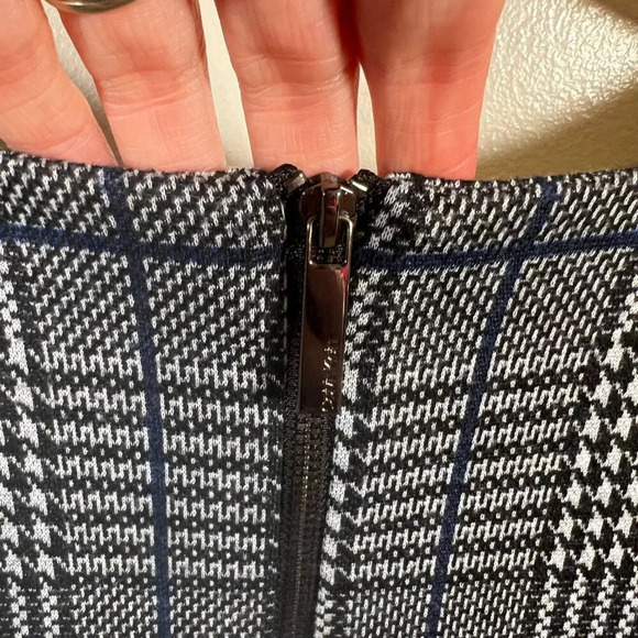 Calvin Klein Houndstooth Knee Length Shift Dress Size 14 Flutter Sleeve Plaid - Picture 7 of 10